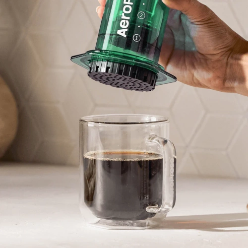 Кофеварка ручная Аэропресс (AeroPress) Clear Green: зеленая, 90PG05  фото 4