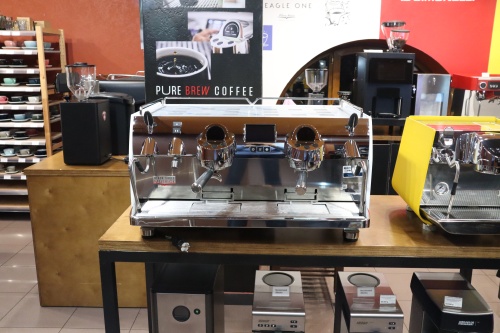 Кофемашина эспрессо рожковая Victoria Arduino Black Eagle Maverick 2 gr цвет белый  фото 2