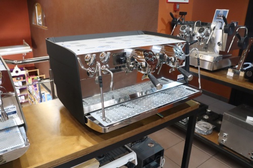 Кофемашина эспрессо рожковая Victoria Arduino Eagle Tempo 2 groups Matt Black, цвет корпуса черный  фото 3